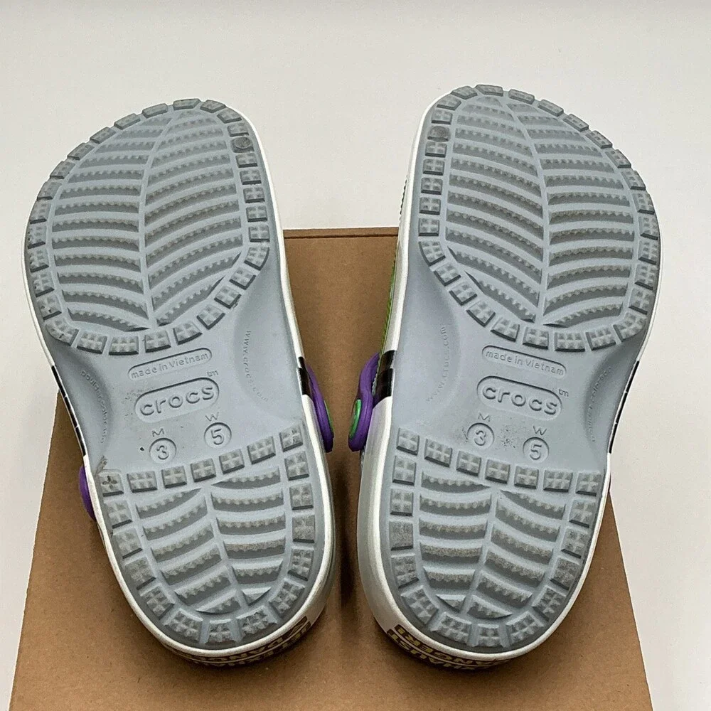 Crocs Toy Story Buzz Lightyear Classic Clogs Size Men’s 3 Green Ebay3659 - Picture 5 of 5